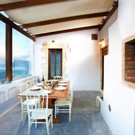 Villa Discrete Archontiki *